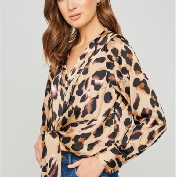 🔥HP🔥 1 LEFT MADISON Leopard print top - Picture 2 of 8